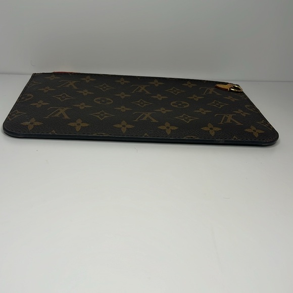 Louis Vuitton Neverfull Pochette Monogram Cherry - Picture 6 of 15